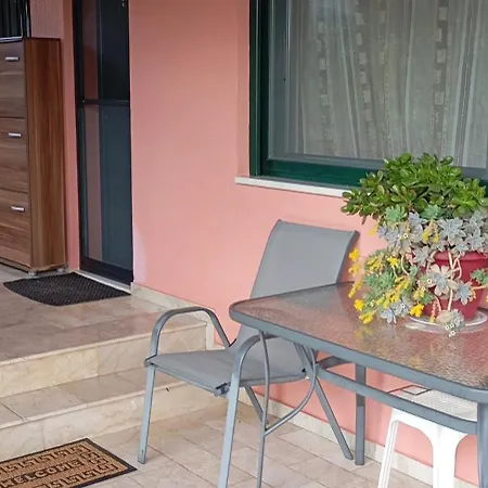 Monica's 나플리오